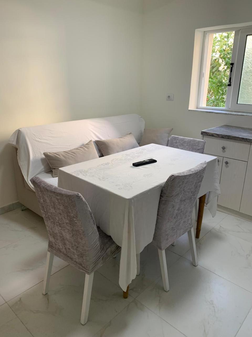 Angjelo Apartments Saranda Oda fotoğraf